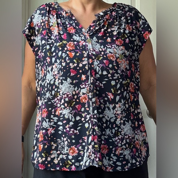 Daniel Rainn Floral Blouse - Black and Pink - Picture 2 of 4